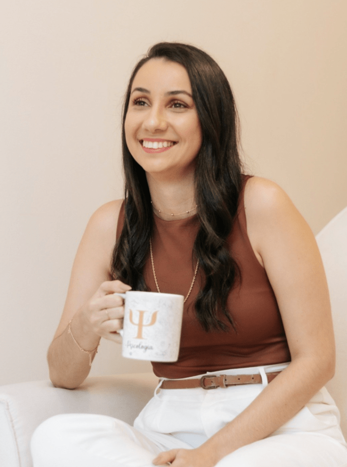 Psicoterapia para Mulheres - Online e Presencial | CRP 06/212700 "Cada passo em direção ao autoconhecimento é um convite para viver com mais leveza e verdade. Entender o que você sente pode ser o começo de uma linda transformação. Que tal fazermos esse caminho juntas?