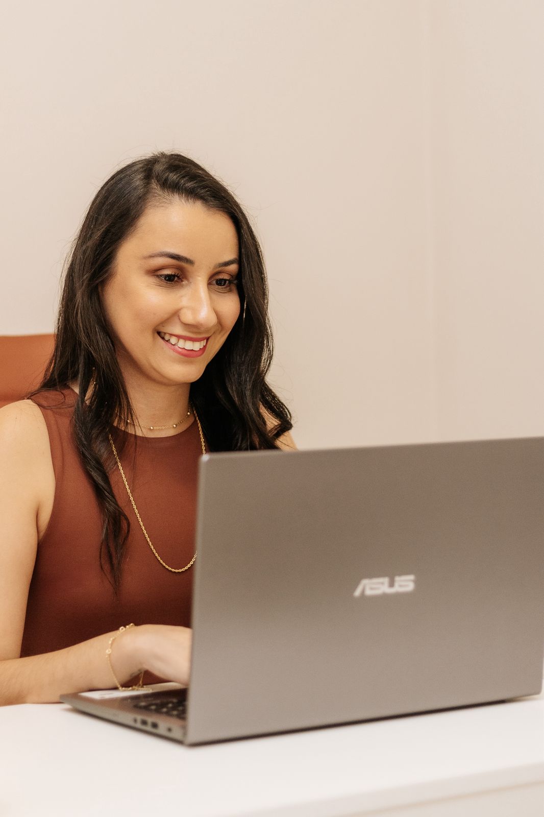 Psicoterapia para Mulheres - Online e<br />
Presencial | CRP 06/212700</p>
<p>"Cada passo em direção ao autoconhecimento é um convite para viver com mais leveza e verdade. Entender o que você sente pode ser o começo de uma linda transformação.<br />
Que tal fazermos esse caminho juntas?